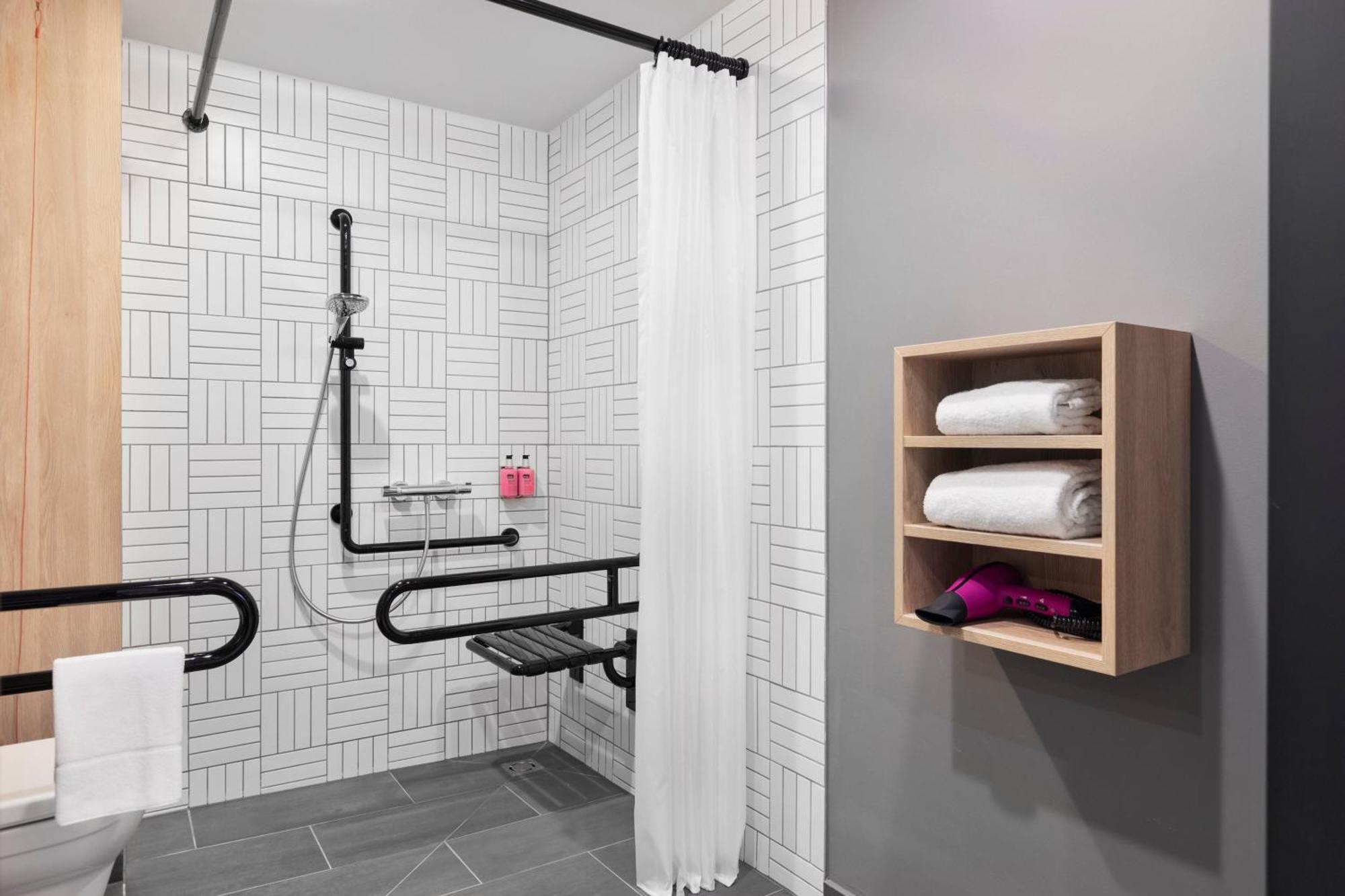 Moxy Vienna City East Екстериор снимка